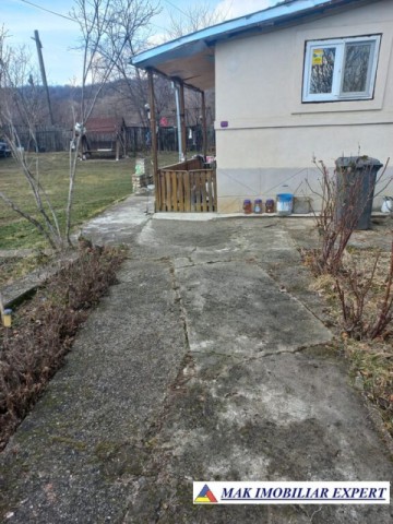 casa-3-camere-cu-teren-1000-mp-de-vanzare-in-apa-sarata-campulung-muscel-arges-4