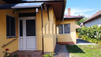 casa-de-vanzare-pe-un-singur-nivel-zona-semicentral-2