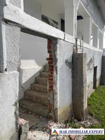 casa-musceleana-3-camere-teren-1001-mp-de-vanzare-in-berevoesti-arges-traditionala-si-plina-de-farmec-6