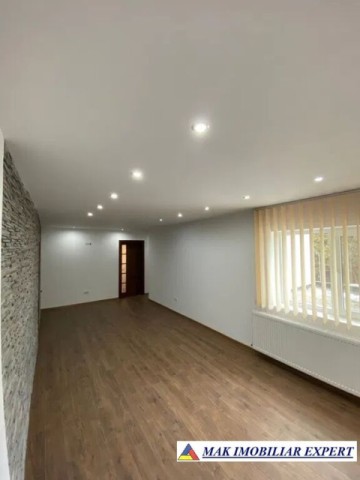 apartament-4-camere-cf-1-et-14-campulung