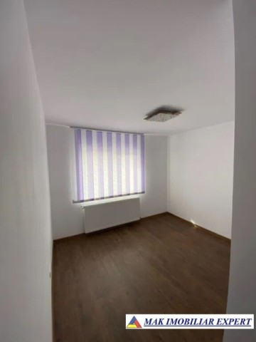 apartament-4-camere-cf-1-et-14-campulung-1