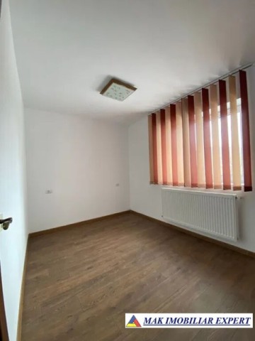 apartament-4-camere-cf-1-et-14-campulung-2