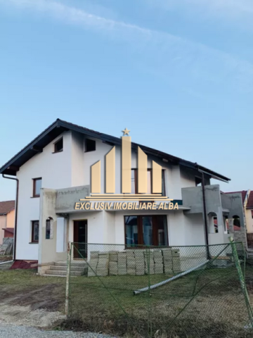 casa-de-vanzare-cetate-4