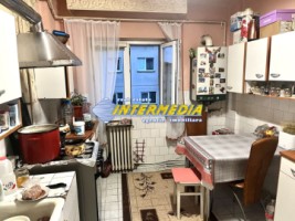 apartament-2-camere-decomandat-de-vanzare-in-alba-iulia-zona-cetate-mercur-piata-3