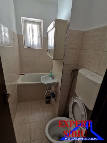 inchiriez-apartament-2-camere-nedecomandat-zona-luptei-1