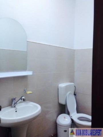 spatiu-comercial-de-inchiriat-in-centru-campulung-muscel-arges-9