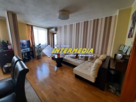 apartament-4-camere-de-vanzare-bloc-nou-scara-interioara-zona-cetate-piata