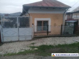 casa-3-camere-cu-teren-de-450-mp-de-vanzare-in-centru-campulung-muscel-arges