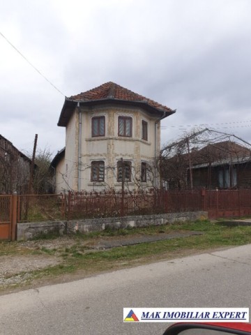 casa-si-livada-de-24-ha-de-vanzare-in-berevoiesti-ideala-pentru-locuinta-si-activitati-agricole