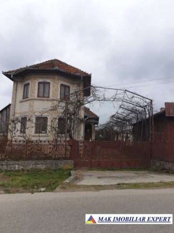 casa-si-livada-de-24-ha-de-vanzare-in-berevoiesti-ideala-pentru-locuinta-si-activitati-agricole-1