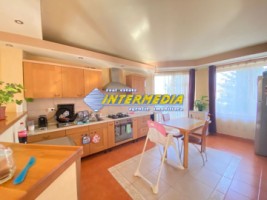 vanzare-casa-de-vanzare-dp1-finisata-cu-garaj-si-curte-si-800-mp-teren-2