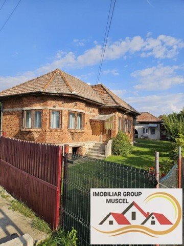 casa-din-caramide-cu-4-camere-in-valea-mare-pravat-pret-55000-euro-3
