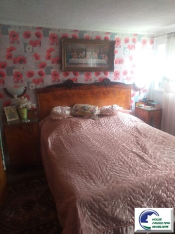 casa-de-vanzare-cu-5-camere-situata-in-cornu-6