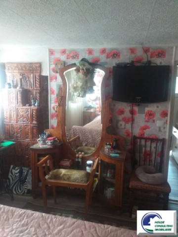 casa-de-vanzare-cu-5-camere-situata-in-cornu-8