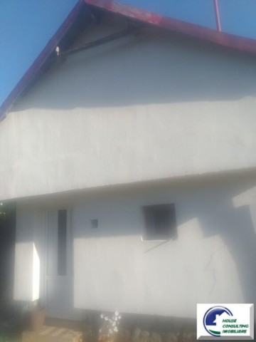 casa-de-vanzare-cu-5-camere-situata-in-cornu-10