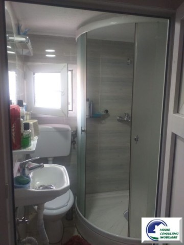 casa-de-vanzare-cu-5-camere-situata-in-cornu-11