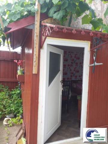 casa-de-vanzare-cu-5-camere-situata-in-cornu-13