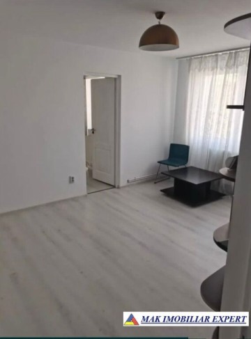 nu-colaboreaza-apartament-2-camere-cf-1-et-24-campulung