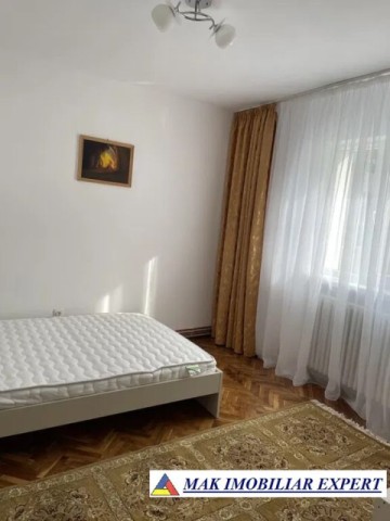 vandut-apartament-3-camere-cf-1-etaj-34-campulung-4