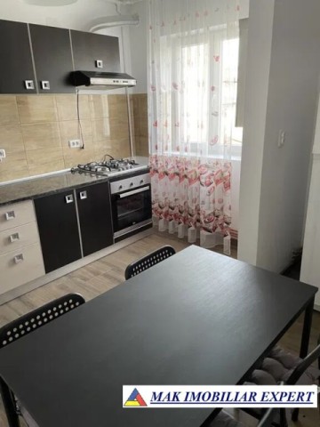 vandut-apartament-3-camere-cf-1-etaj-34-campulung-5