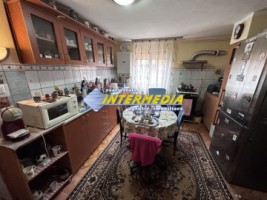 okazie-apartament-cu-3-camere-de-vanzare-etaj-1-zona-cetate