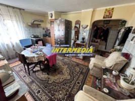 okazie-apartament-cu-3-camere-de-vanzare-etaj-1-zona-cetate-1