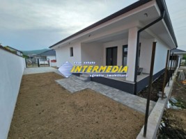 casa-noua-de-vanzare-finisata-la-cheie-pe-un-nivel-cu-4-camere-in-alba-iulia-12