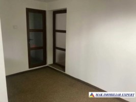 spatiu-de-birouri-de-48-mp-compartimentat-si-utilat-situat-in-centrul-campulung-muscel-arges-3