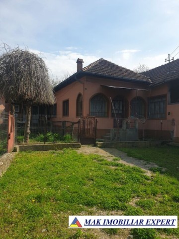 casa-cu-10-camere-si-teren-de-1325-mp-de-vanzare-in-mihaesti-arges-2