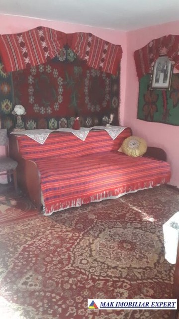 casa-cu-10-camere-si-teren-de-1325-mp-de-vanzare-in-mihaesti-arges-9
