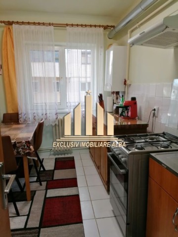apartament-cu-4-camere-decomandate-cetate-2