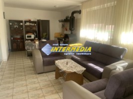 casa-de-vanzare-cu-5-camere-teren-aferent-1410-mp-cu-toate-utilitatile-zona-oarda-2