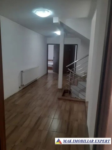 vila-10-camere-cu-teren-4800-mp-de-vanzare-in-dambovicioara-arges-7