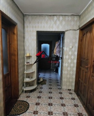 apartament-4-camere-decomandat-2-bai-2-balcoane-etaj-1-tatarasi-5