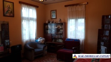 vila-7-camere-cu-teren-de-1000-mp-de-inchiriat-in-centru-campulung-muscel-arges-ideala-pentru-locuinta-rezidentiala-sau-pensiune-5