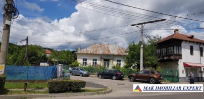 vila-7-camere-cu-teren-de-1000-mp-de-inchiriat-in-centru-campulung-muscel-arges-ideala-pentru-locuinta-rezidentiala-sau-pensiune-4