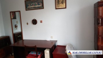 vila-7-camere-cu-teren-de-1000-mp-de-inchiriat-in-centru-campulung-muscel-arges-ideala-pentru-locuinta-rezidentiala-sau-pensiune-17