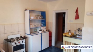 vila-7-camere-cu-teren-de-1000-mp-de-inchiriat-in-centru-campulung-muscel-arges-ideala-pentru-locuinta-rezidentiala-sau-pensiune-31
