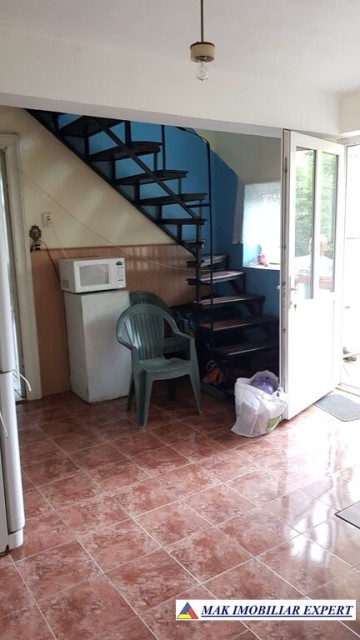 vila-7-camere-cu-teren-de-1000-mp-de-inchiriat-in-centru-campulung-muscel-arges-ideala-pentru-locuinta-rezidentiala-sau-pensiune-28