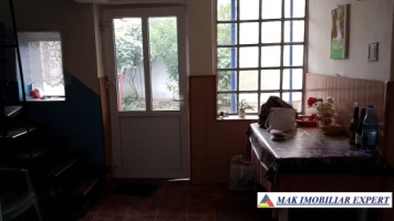 vila-7-camere-cu-teren-de-1000-mp-de-inchiriat-in-centru-campulung-muscel-arges-ideala-pentru-locuinta-rezidentiala-sau-pensiune-29