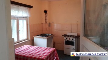 vila-7-camere-cu-teren-de-1000-mp-de-inchiriat-in-centru-campulung-muscel-arges-ideala-pentru-locuinta-rezidentiala-sau-pensiune-37