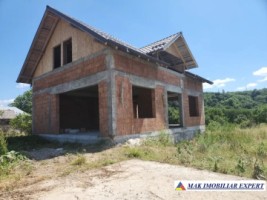 vila-la-rosu-4-camere-cu-teren-1760-mp-de-vanzare-in-apa-sarata-campulung-muscel-arges-oportunitate-pentru-personalizare-completa