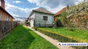 casa-batraneasca-din-lemn-de-vanzare-in-campulung-muscel-arges-teren-5000-mp