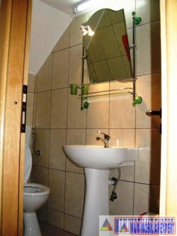 pensiune-9-camere-cu-teren-566-mp-de-vanzare-in-visoi-campulung-muscel-arges-23
