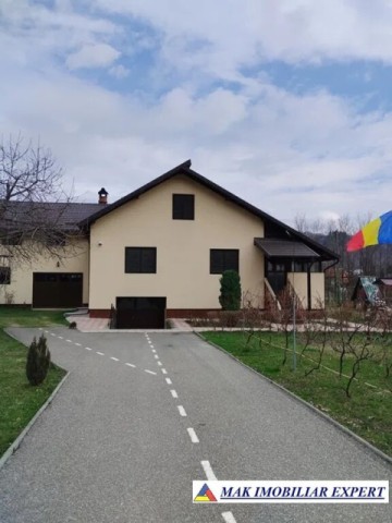 vila-duplex-9-camere-teren-1600-mp-in-leresti-arges-1