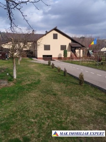 vila-duplex-9-camere-teren-1600-mp-in-leresti-arges-5