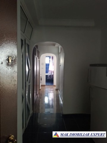 apartament-3-camere-confort-1-etaj-2-din-4-de-inchiriere-in-campulung-muscel-arges-8