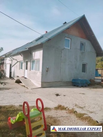 casa-5-camere-teren-de-3700-mp-in-schitu-golesti-arges-1