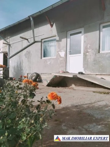 casa-5-camere-teren-de-3700-mp-in-schitu-golesti-arges-3