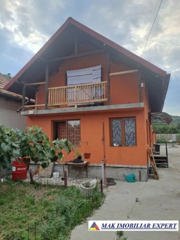 vila-3-camere-cu-teren-generos-de-1057-mp-in-poenarii-de-muscel-arges